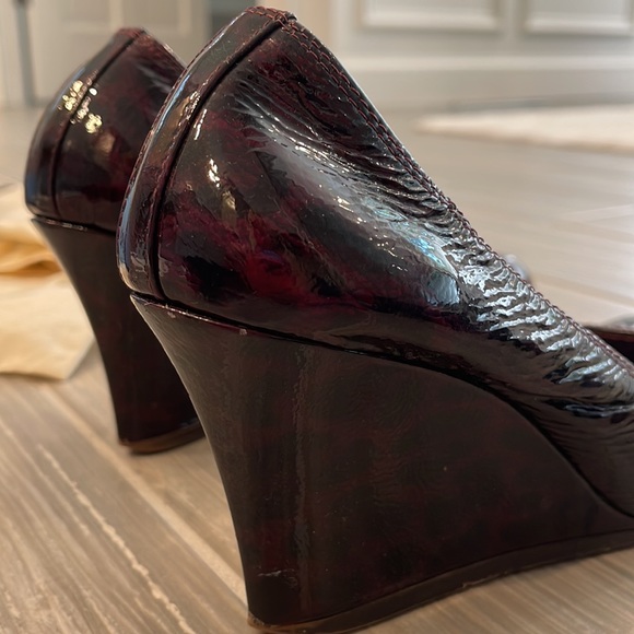 Lanvin burgundy patent wedge ballet shoes, size 38 (8 us) - Picture 5 of 8